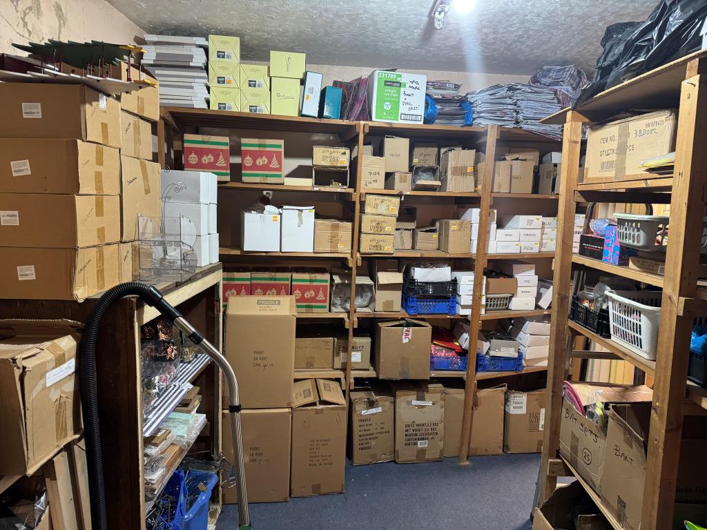 Lot: 94 - DOUBLE-FRONTED HIGH STREET SHOP WITH LARGE REAR STORES WITH POTENTIAL AND FREEHOLD INTEREST IN TWO FLATS OVER - Rear store Room